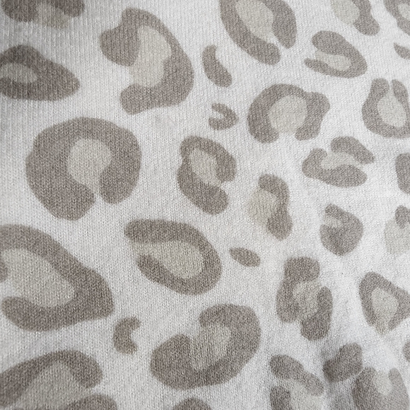 Gibson Cheeta Print Cowl Neck Tunic - Picture 7 of 11